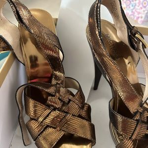 Michael Kors size 7.5 gold heels